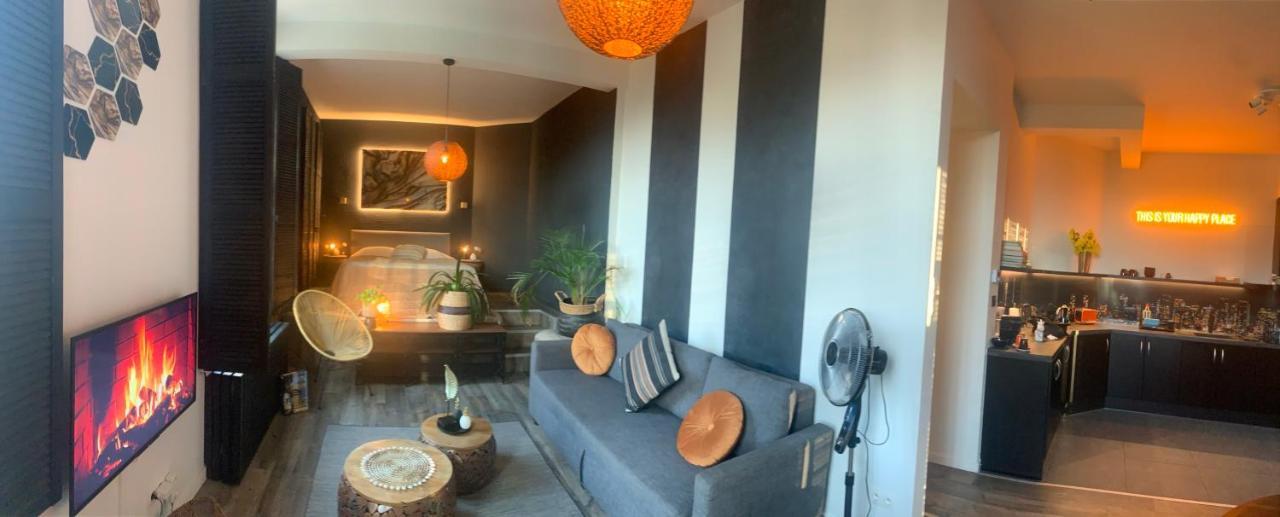 Sleep Inn - Black And Gold Loft Antwerp Cityview Екстер'єр фото